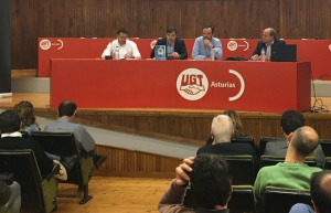Aspecto de la conferencia, con Javier Fernández Lanero, Félix González, Jenaro Martínez y Miguel Sebastián.